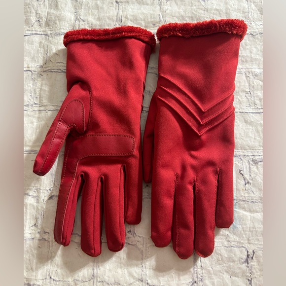 ISOTONER POLYESTER SPANDEX RED WITH FLEECE LINING WOMEN’S GLOVES SIZE L/XL - Picture 1 of 7